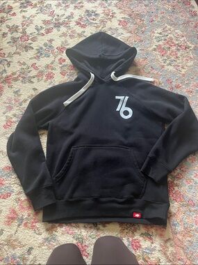 Black '76 Graphic Pullover Hoodie with Contrast Drawstrings
